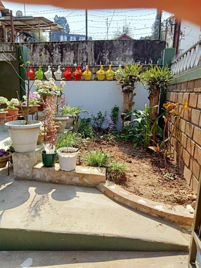 Khriang Khongwir Homestay Шиллонг Экстерьер фото